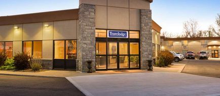Travelodge Simcoe Exterior