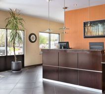 Travelodge Simcoe Lobby