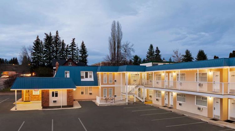 Travelodge Quesnel BC Exterior