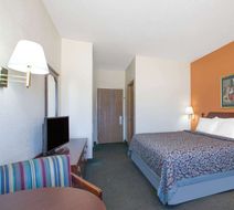 Days Inn Butler Room