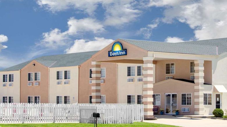 <b>Days Inn Butler Exterior</b>. Images powered by <a href="https://iceportal.shijigroup.com/" title="IcePortal" target="_blank">IcePortal</a>.