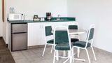Super 8 Morden Suite