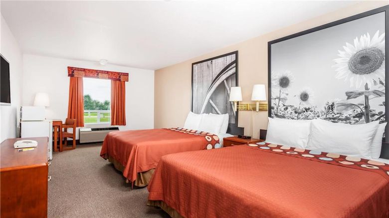 <b>Super 8 Morden Room</b>. Images powered by <a href="https://iceportal.shijigroup.com/" title="IcePortal" target="_blank">IcePortal</a>.