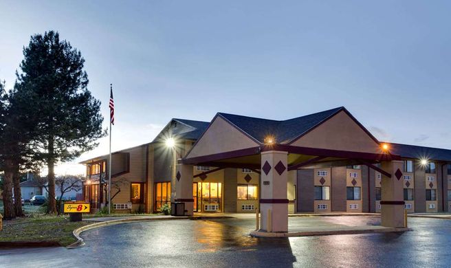 Super 8 Denver Stapleton Exterior