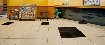Super 8 Denver Stapleton Lobby
