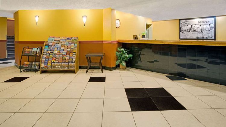 Super 8 Denver Stapleton Lobby