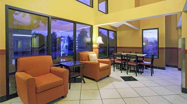 Super 8 Denver Stapleton Lobby