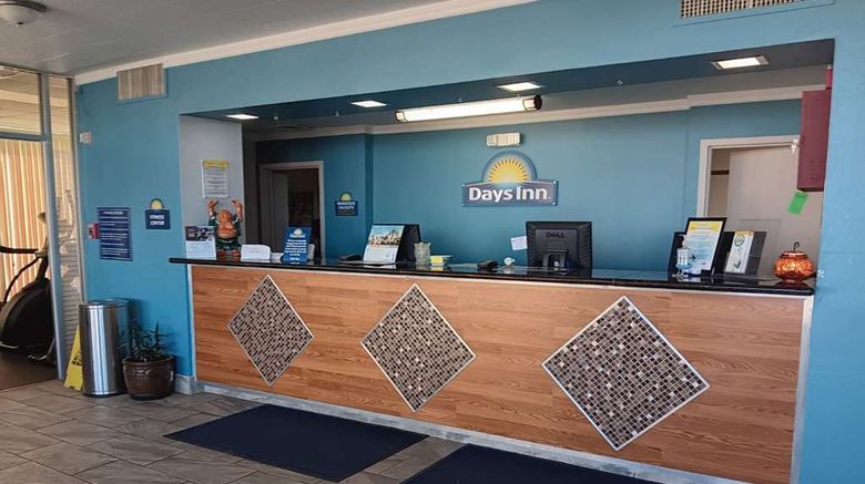<b>Days Inn by Wyndham Colorado City Lobby</b>. Images powered by <a href="https://iceportal.shijigroup.com/" title="IcePortal" target="_blank">IcePortal</a>.