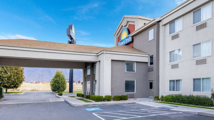 Days Inn Springville Exterior