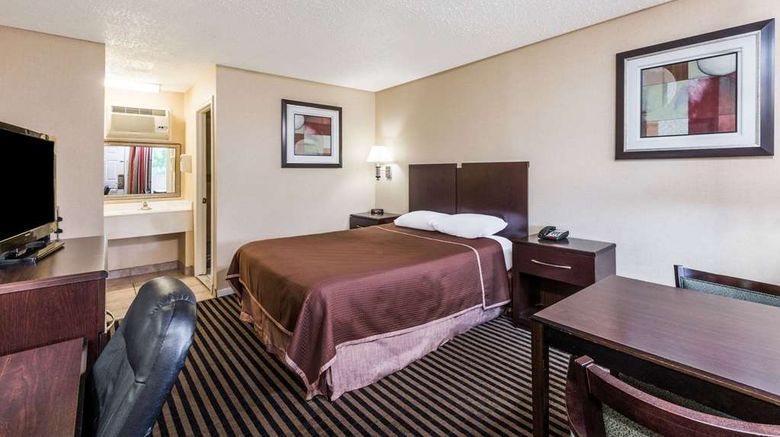 <b>Howard Johnson Hartford South Rocky Hill Room</b>. Images powered by <a href="https://iceportal.shijigroup.com/" title="IcePortal" target="_blank">IcePortal</a>.