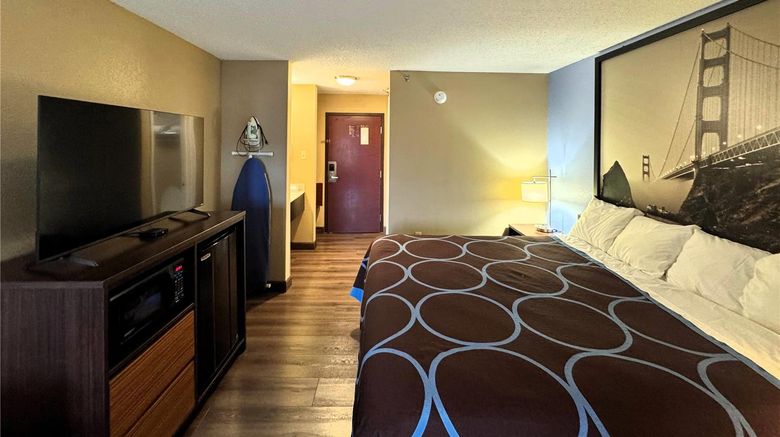 <b>Super 8 Booneville Room</b>. Images powered by <a href="https://iceportal.shijigroup.com/" title="IcePortal" target="_blank">IcePortal</a>.
