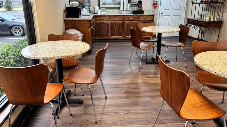 <b>Super 8 Booneville Lobby</b>. Images powered by <a href="https://iceportal.shijigroup.com/" title="IcePortal" target="_blank">IcePortal</a>.