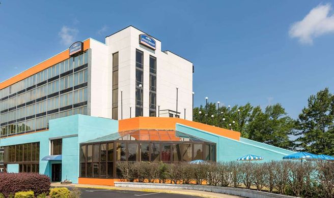Howard Johnson Inn Williamsburg Exterior