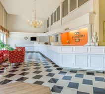 Howard Johnson Inn Williamsburg Lobby