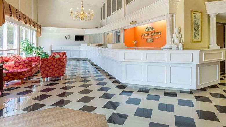 <b>Howard Johnson Inn Williamsburg Lobby</b>. Images powered by <a href="https://iceportal.shijigroup.com/" title="IcePortal" target="_blank">IcePortal</a>.