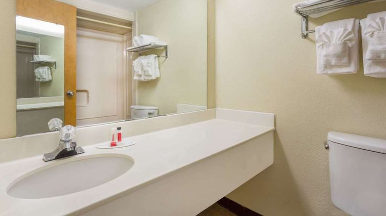 <b>Howard Johnson Inn Williamsburg Room</b>. Images powered by <a href="https://iceportal.shijigroup.com/" title="IcePortal" target="_blank">IcePortal</a>.