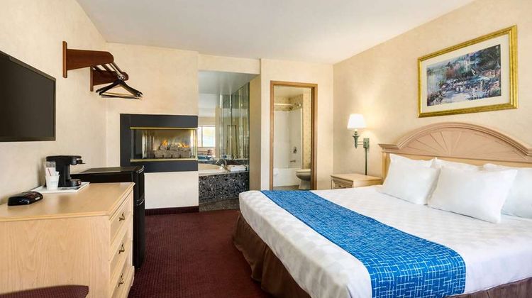 Travelodge Niagara Falls Room