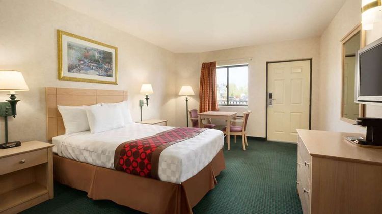 Travelodge Niagara Falls Room
