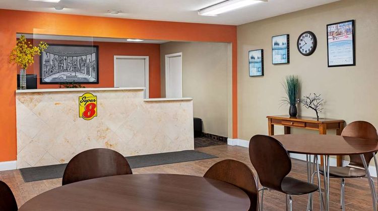 Super 8 Brookhaven Lobby