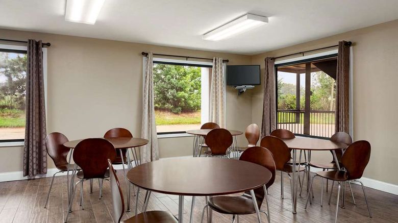 <b>Super 8 Brookhaven Lobby</b>. Images powered by <a href="https://iceportal.shijigroup.com/" title="IcePortal" target="_blank">IcePortal</a>.
