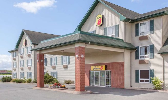Super 8 Truro Exterior