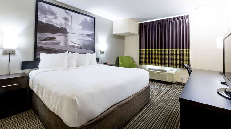 Super 8 Truro Room