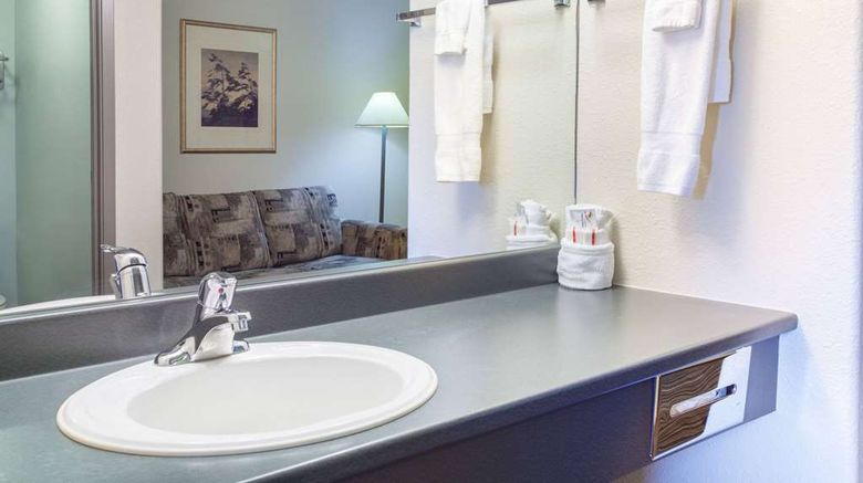 <b>Super 8 Truro Room</b>. Images powered by <a href="https://iceportal.shijigroup.com/" title="IcePortal" target="_blank">IcePortal</a>.