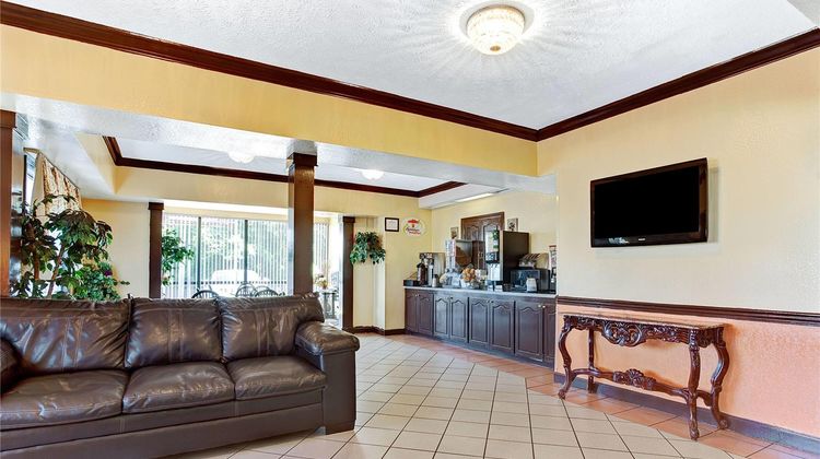 Super 8 Jackson/North Lobby