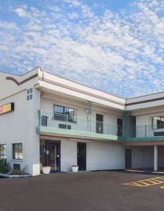Super 8 Chicago/Rosemont/Ohare/SE