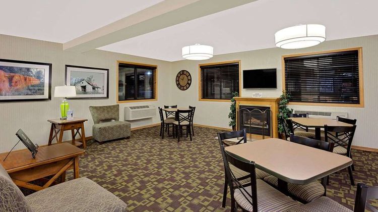 Super 8 Lebanon Lobby
