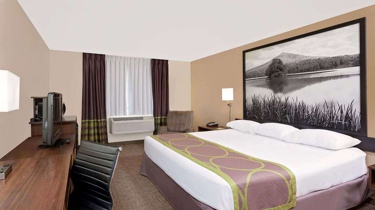 Super 8 Lebanon Room