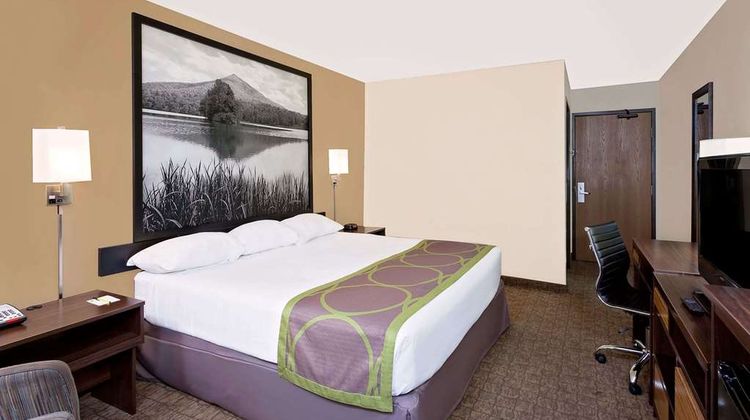 Super 8 Lebanon Room