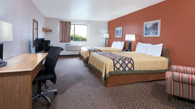 Super 8 Morgantown Room