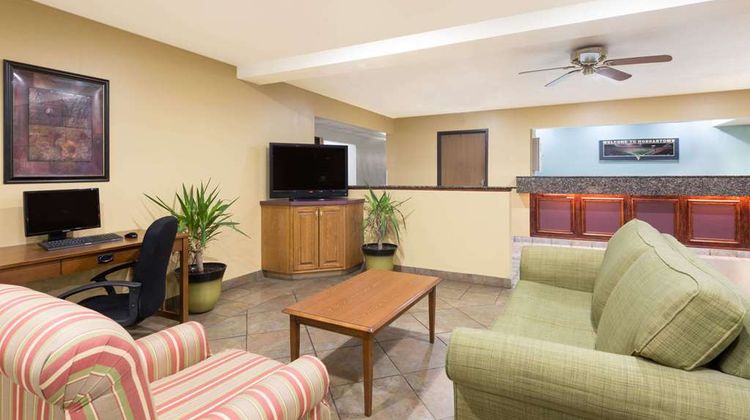 Super 8 Morgantown Lobby