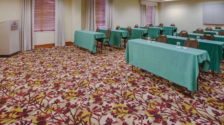 <b>Wingate by Wyndham Chantilly/Dulles Arpt Meeting</b>. Images powered by <a href="https://iceportal.shijigroup.com/" title="IcePortal" target="_blank">IcePortal</a>.