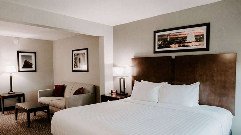 <b>Wingate by Wyndham Chantilly/Dulles Arpt Room</b>. Images powered by <a href="https://iceportal.shijigroup.com/" title="IcePortal" target="_blank">IcePortal</a>.