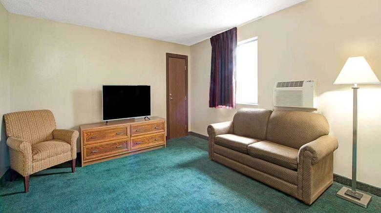 <b>Super 8 Eureka/Six Flags Nearby Suite</b>. Images powered by <a href="https://iceportal.shijigroup.com/" title="IcePortal" target="_blank">IcePortal</a>.