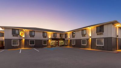 Super 8 Rock Port