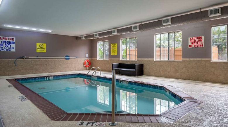 <b>Super 8 Salisbury Pool</b>. Images powered by <a href="https://iceportal.shijigroup.com/" title="IcePortal" target="_blank">IcePortal</a>.