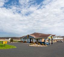 Super 8 Newcomerstown Exterior