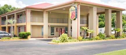Super 8 Defuniak Springs Exterior
