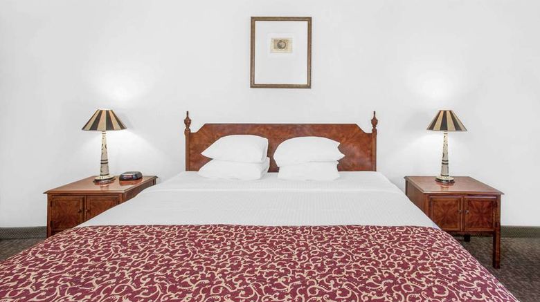 <b>Ramada Barstow Room</b>. Images powered by <a href="https://iceportal.shijigroup.com/" title="IcePortal" target="_blank">IcePortal</a>.