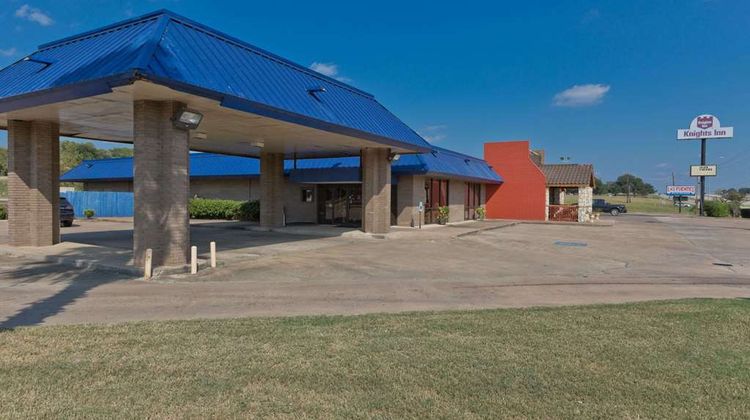 Knights Inn Brenham Exterior