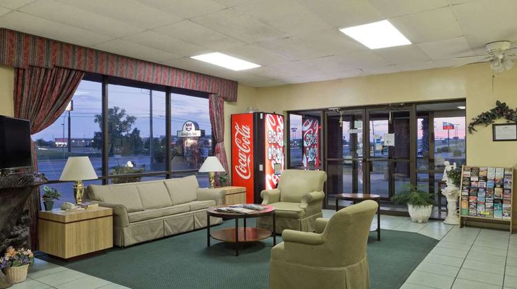Knights Inn Brenham Lobby