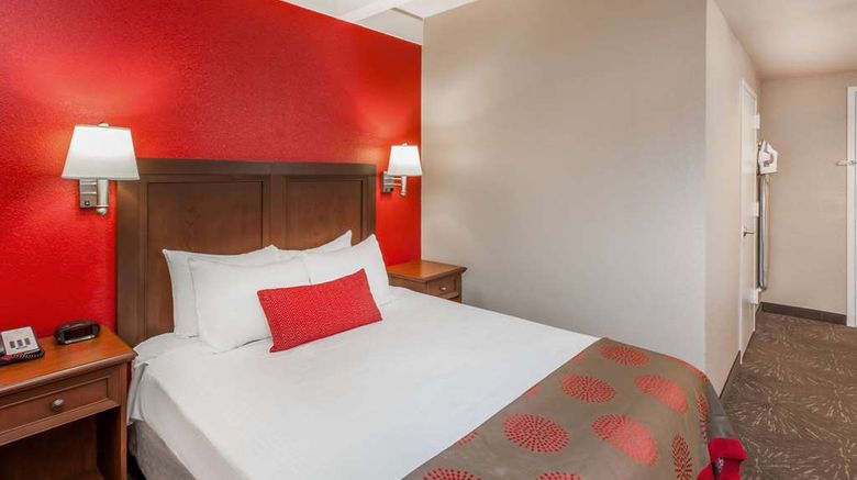 <b>Ramada Hammond Hotel & Conference Center Room</b>. Images powered by <a href="https://iceportal.shijigroup.com/" title="IcePortal" target="_blank">IcePortal</a>.
