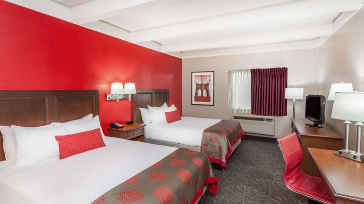 Ramada Hammond Hotel & Conference Center Room