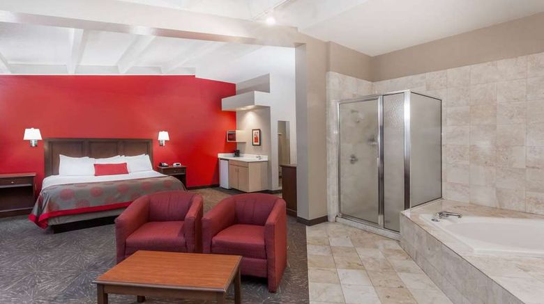 <b>Ramada Hammond Hotel & Conference Center Room</b>. Images powered by <a href="https://iceportal.shijigroup.com/" title="IcePortal" target="_blank">IcePortal</a>.