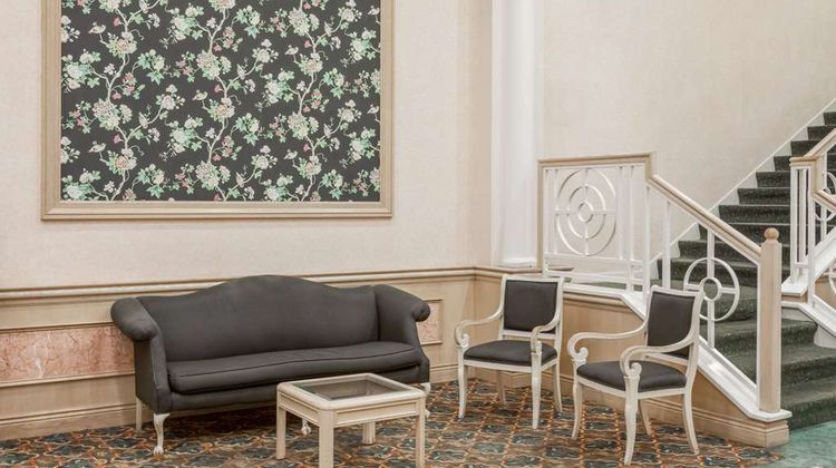 Ramada Hammond Hotel & Conference Center Lobby