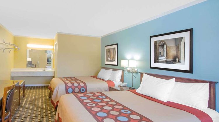 Super 8 Jasper Room