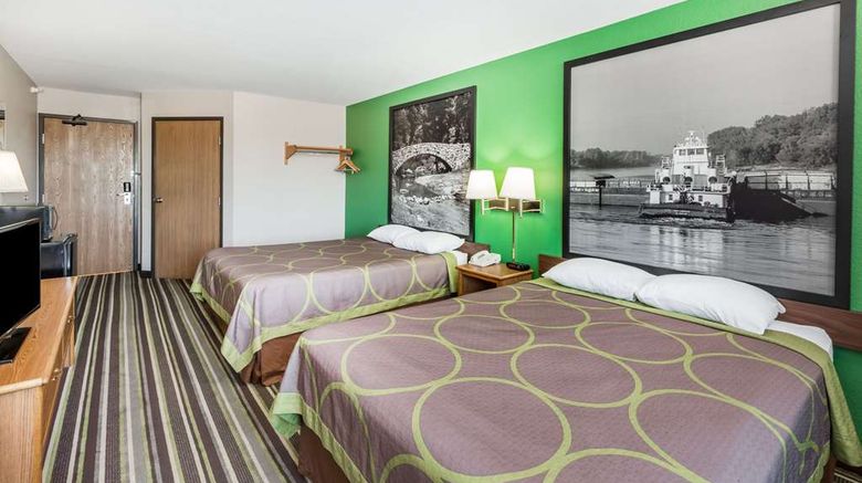 <b>Super 8 Sioux City South Room</b>. Images powered by <a href="https://iceportal.shijigroup.com/" title="IcePortal" target="_blank">IcePortal</a>.